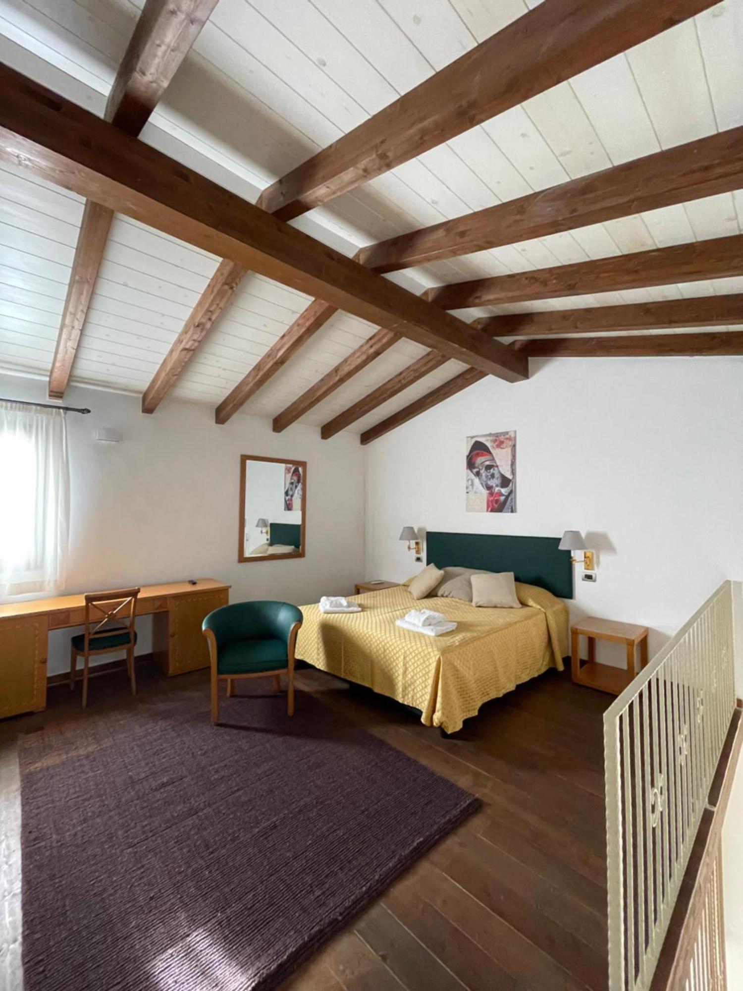 Agriturismo Bed And Breakfast Tanca Taroni Telti Экстерьер фото
