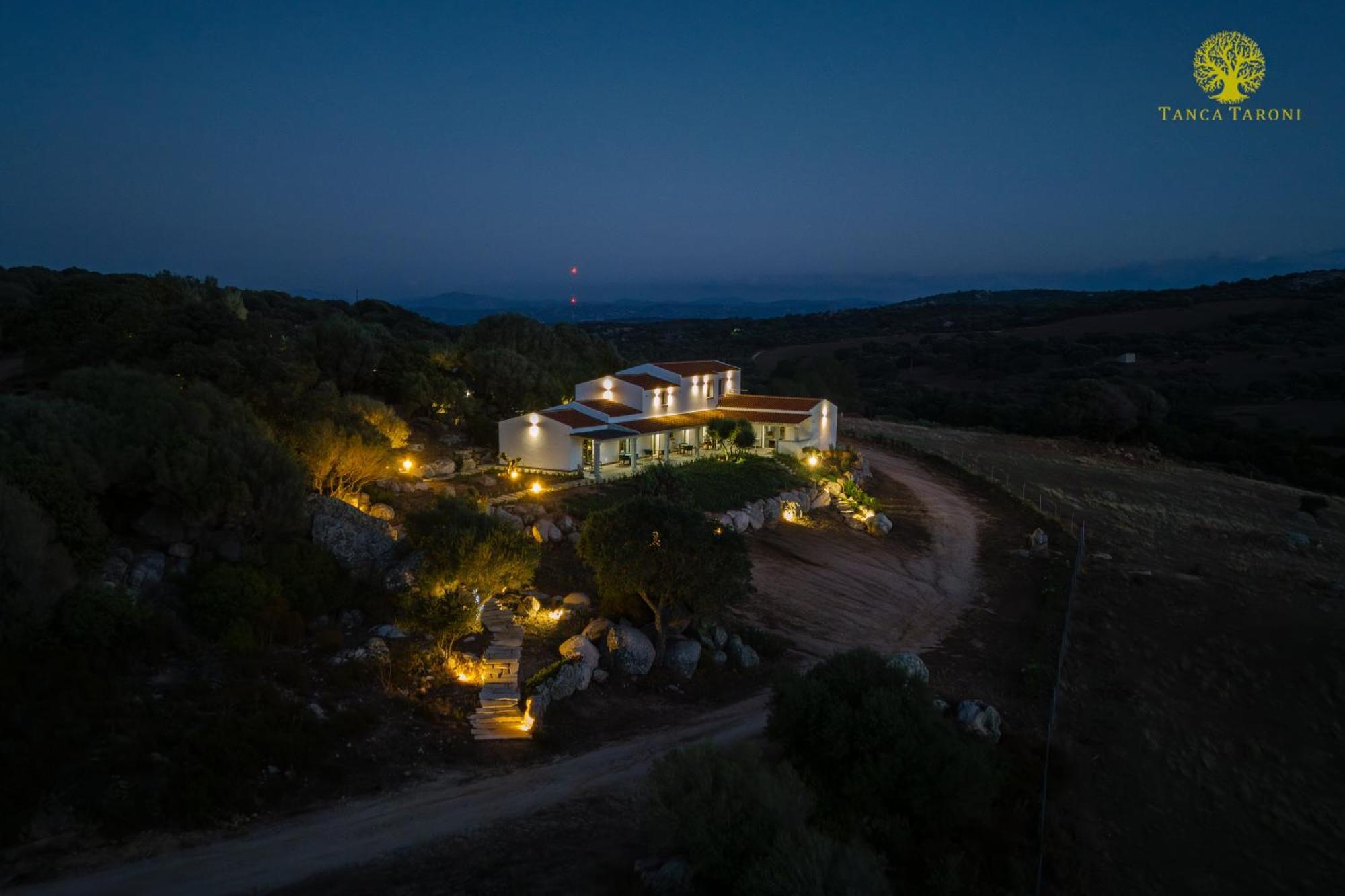Agriturismo Bed And Breakfast Tanca Taroni Telti Экстерьер фото