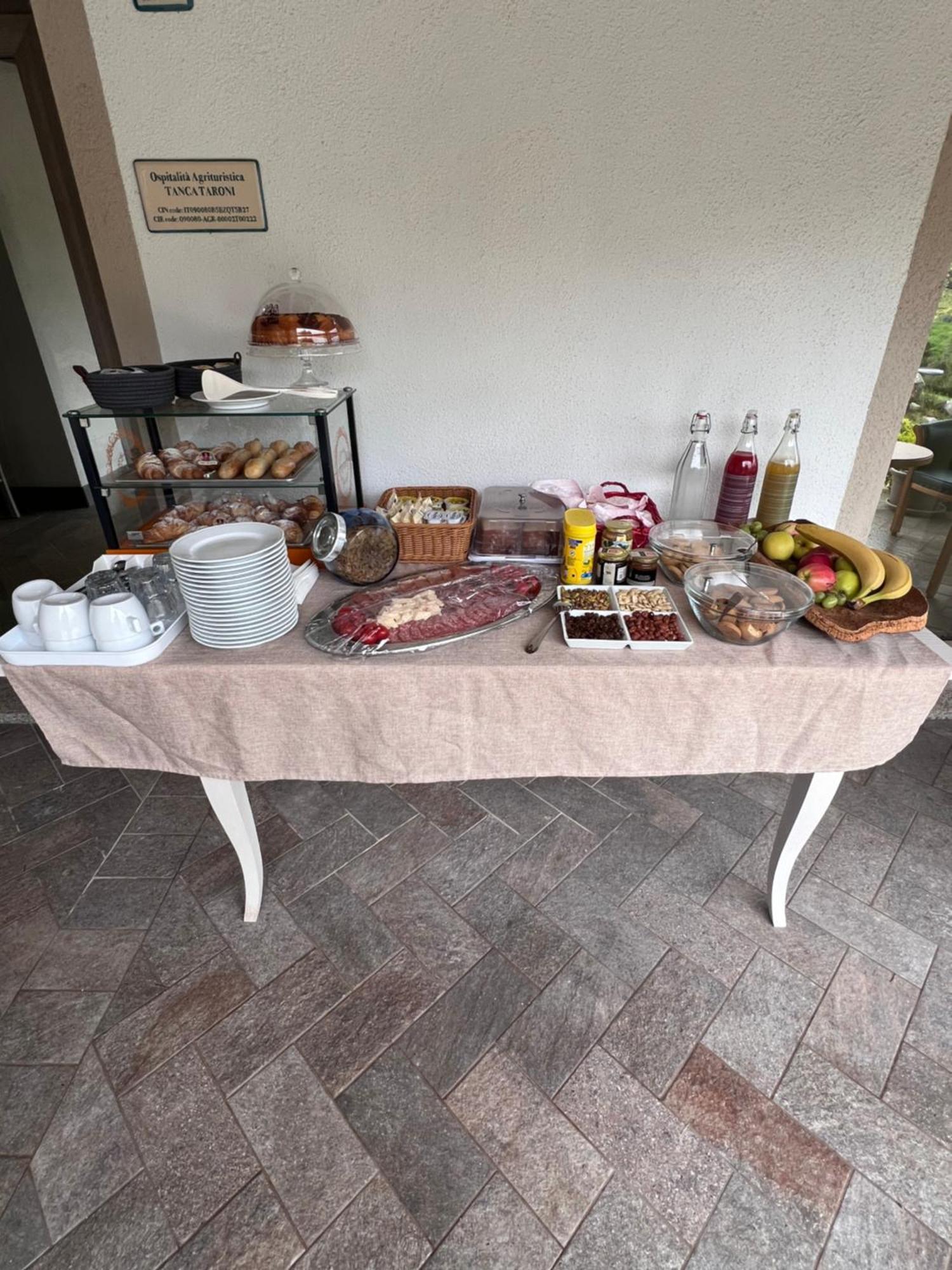 Agriturismo Bed And Breakfast Tanca Taroni Telti Экстерьер фото