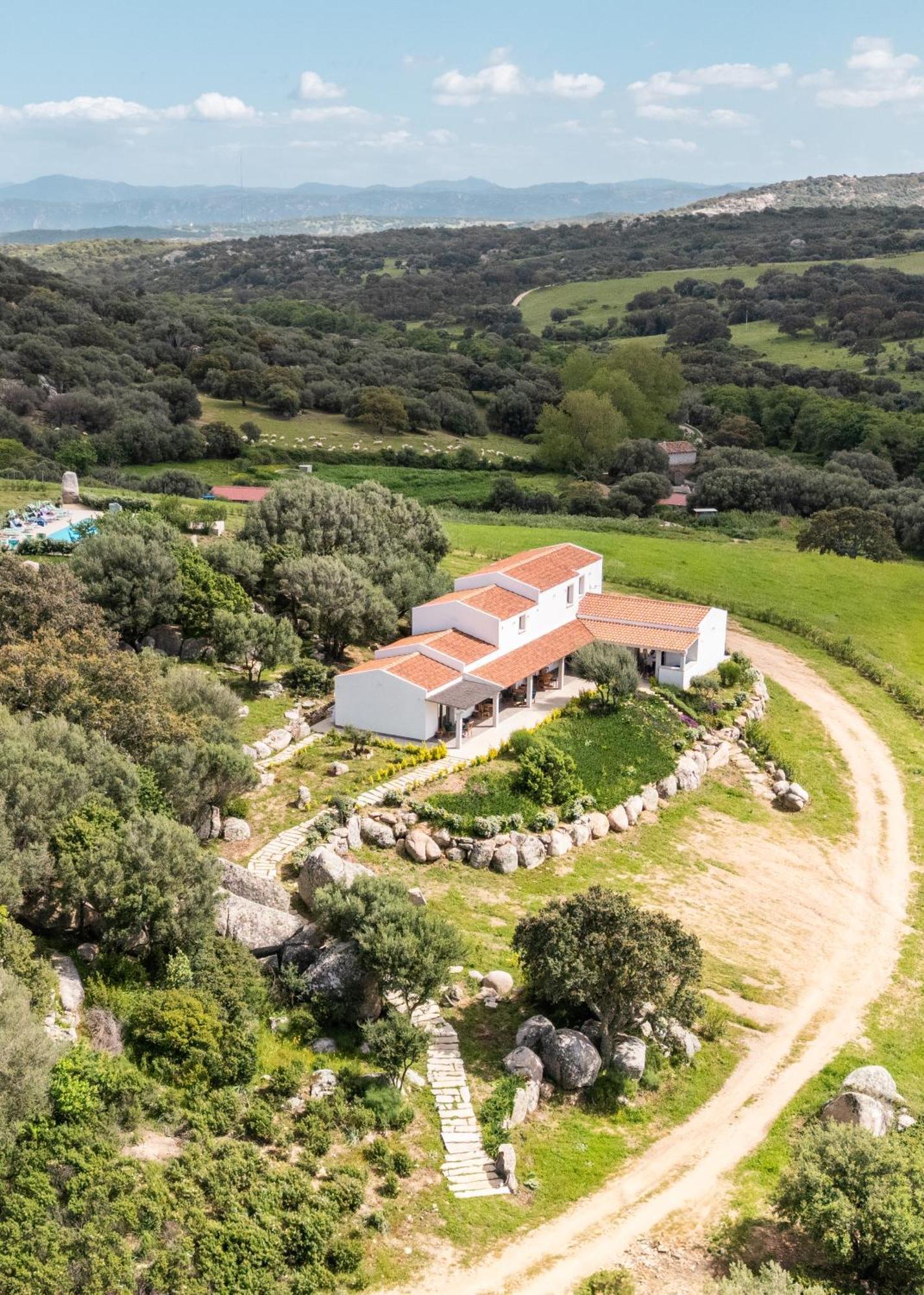Agriturismo Bed And Breakfast Tanca Taroni Telti Экстерьер фото